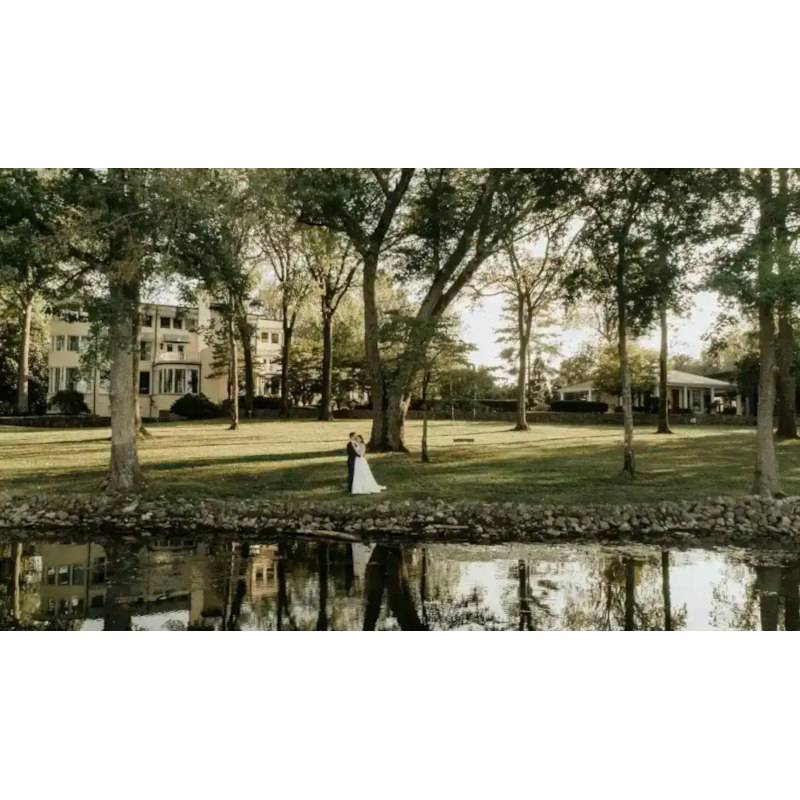Southern Bride Vendor Cherokee Dock Lakeside Lawn 2