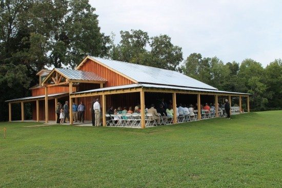 Peaceful Oaks Bed, Breakfast and Barn