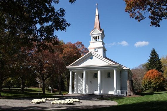 Greenbrier, Greenbrier chapel, Wedding Venue, Southern Wedding Venue, Chapel, White Chapel, southern wedding, southern bride, wedding blog