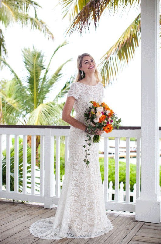 Classy_and_Elegant-bride_and_bouquet