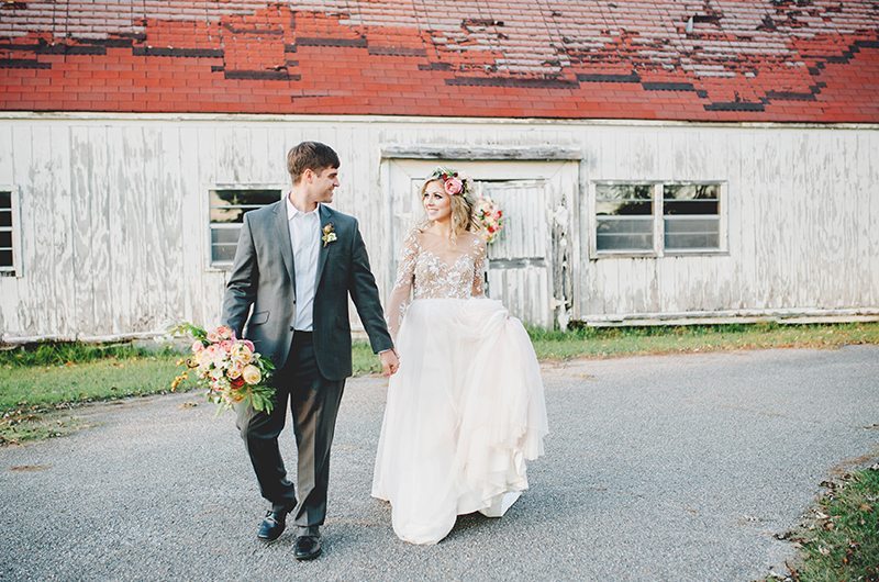 road_to_romance-barn_couple