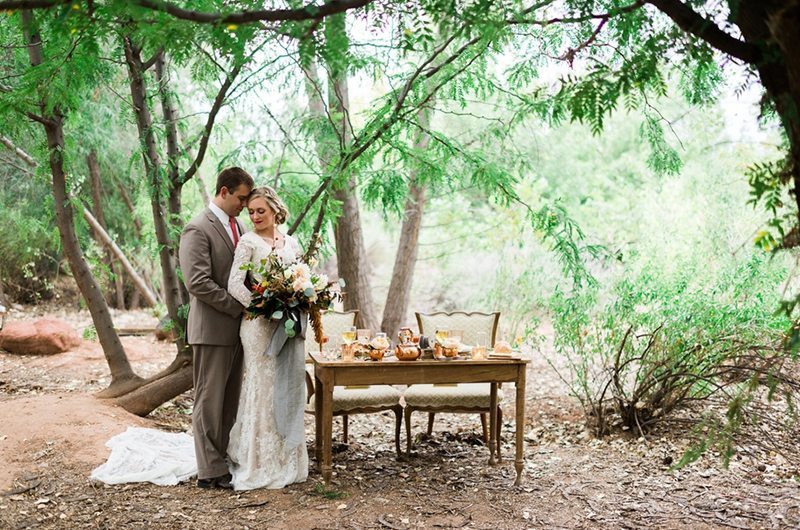 autumn_love_dinner-couple_posed