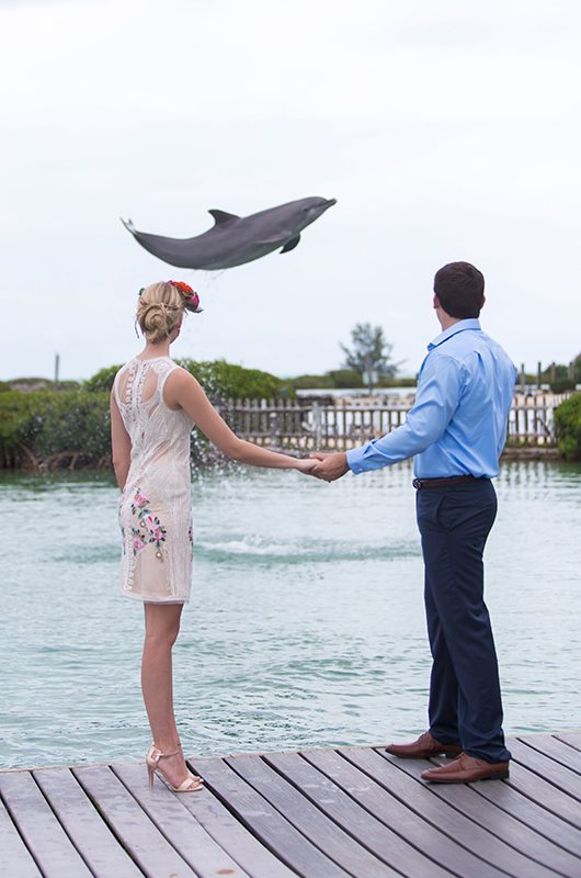 bhldn_fashion-couple_back_holding_hands