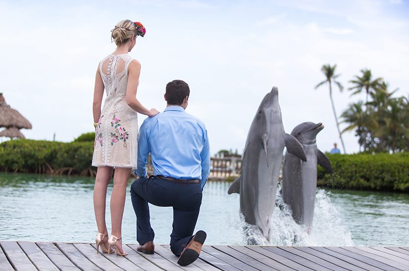 bhldn_fashion-groom_kneeling