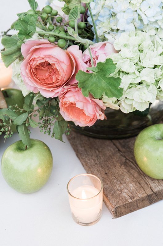 carpenter_and_tate-table_flowers