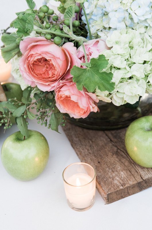 carpenter_and_tate-table_flowers