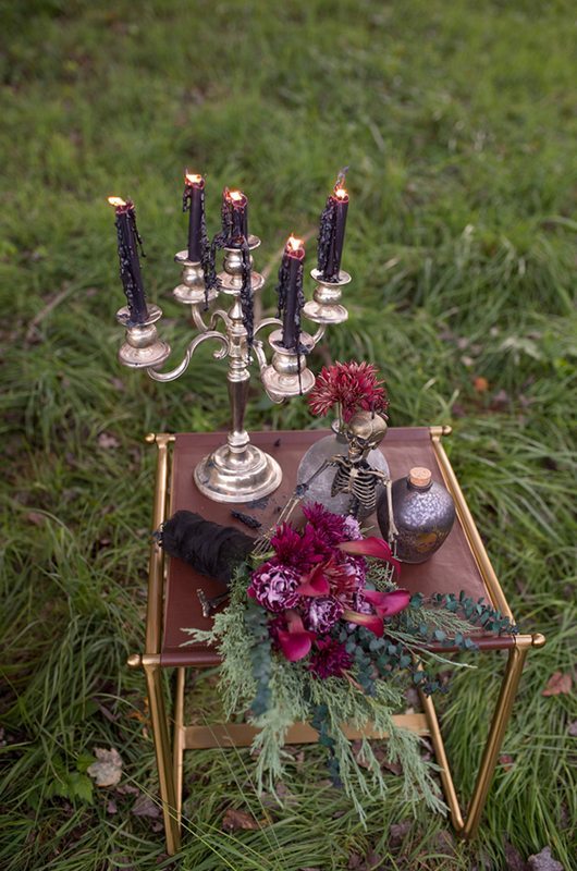 romantic_halloween-table_candles