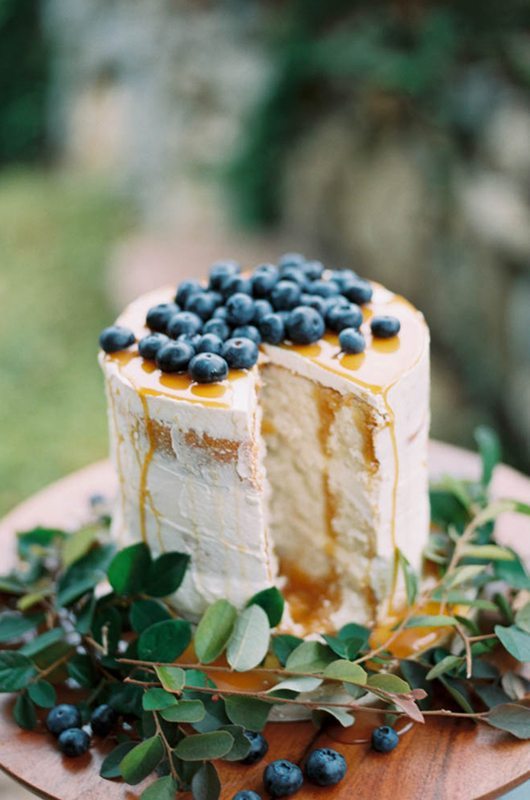 romantic_moody_fall_inspiration-cake