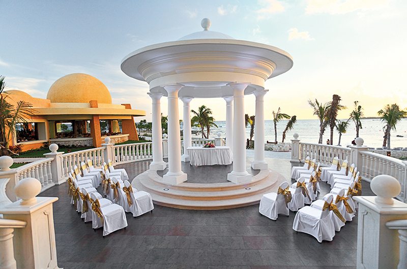 barcelo_maya-gazebo_seating_area