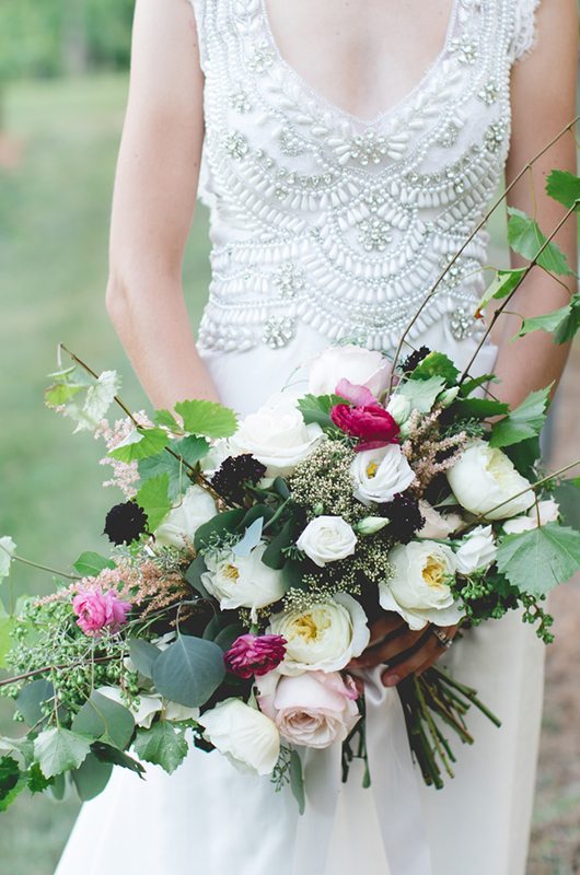 blue_mountain_vineyard-bouquet_dress