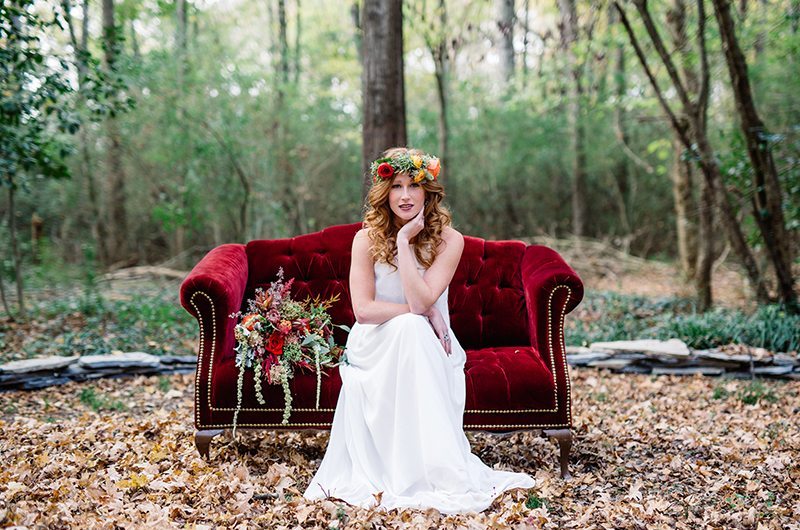 bohemian_fall_harvest-bride_couch_bouquet