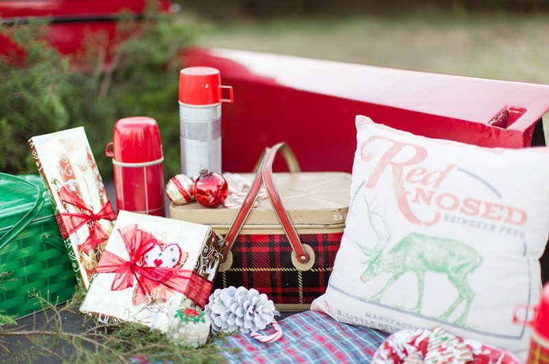 vintage_christmas_engagement-pillow_gifts_basket