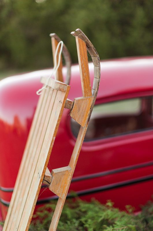 vintage_christmas_engagement-sled