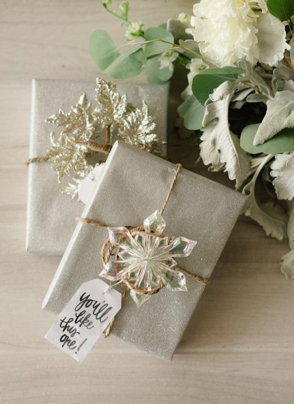 sophisticated_white_christmas-wedding_gifts sophisticated_white_christmas-wedding_gifts
