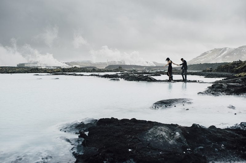 Icelandic_Engagement_Shoot-couple_and_moutain_view