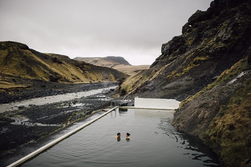 Icelandic_Engagement_Shoot-couple_swimming_in_infinity_pool