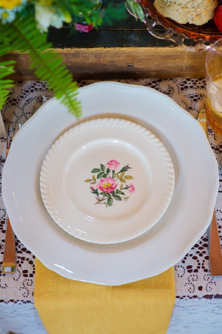 Southern_Belle_Meets_Calgary_Charm-Place_Setting