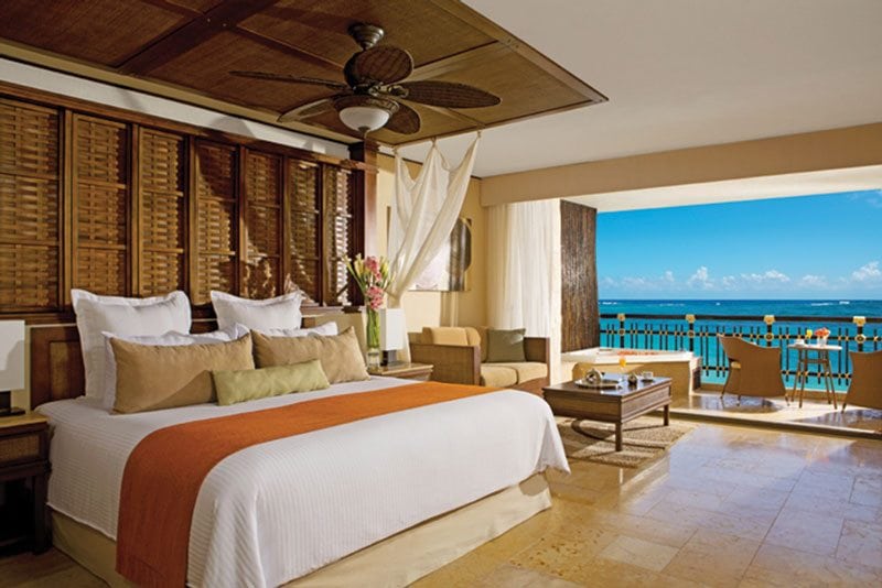 Cancun_Mexico_Dreams_Riviera_Resort_and_Spa-DRERC_HoneyMoonSt_OceanFront_1