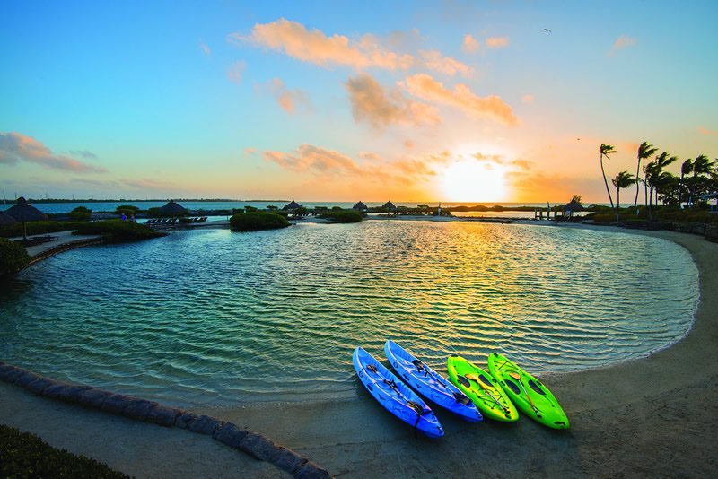 Duck_Key_Florida_Hawks_Cay_Resort-Lagoon_kayaks