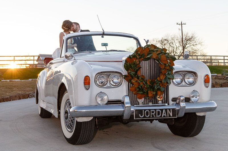 Elegant_Bard_Wedding-Exit_Car