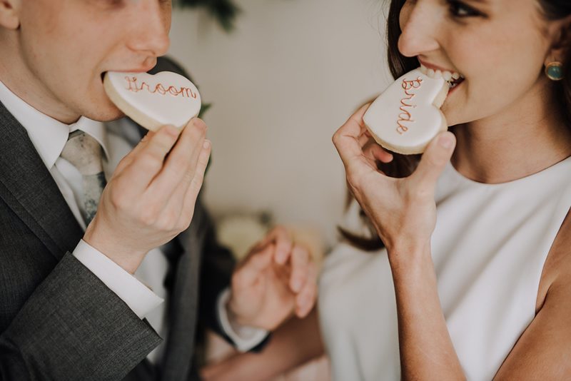 Nashville_Elopement_Inspiration-Bride_And_Groom_Cookies