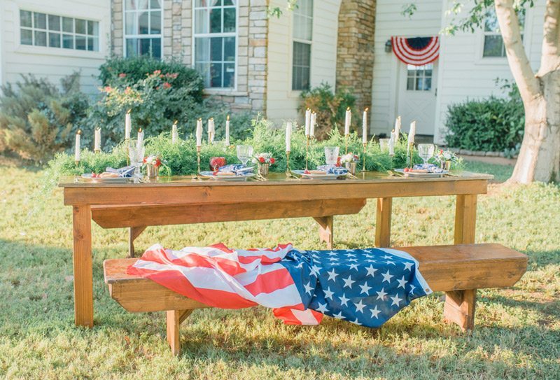 All_American_Styled_Fourth_of_July-wood_table