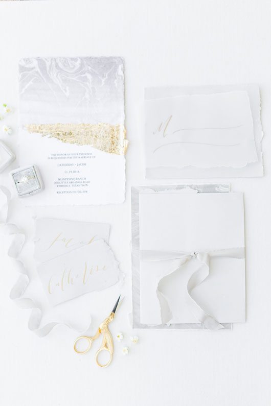 Modern_Ranch_Wedding_to_Remember-__AllisonJeffersWeddingPhotography_gold_invitation_suite