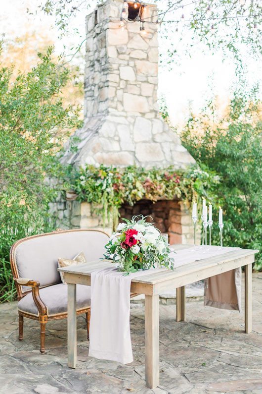 Modern_Ranch_Wedding_to_Remember__AllisonJeffersWeddingPhotography_angle_farmtable_shot