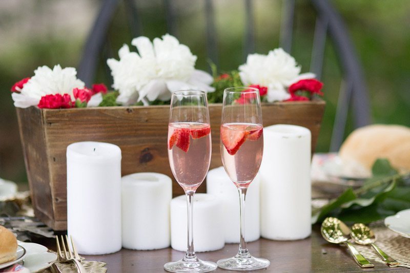 Red_white_and_blue_engagement_party_inspiration-champaign_and_strawberries