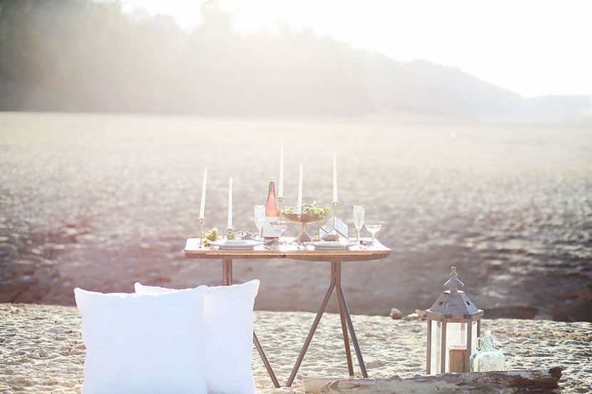 Winter_Wedding_Inspiration_by_Douglas_Lake-table_setup_in_sand