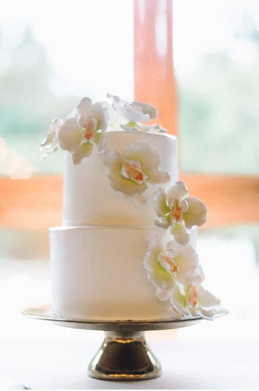5_All_White_Wedding_Cakes-Youssef_And_Feldmeier_Wedding
