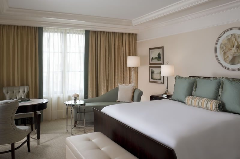 Atlanta_Georgia_The_St_Regis_Atlanta-Superior_King_Guest_Room