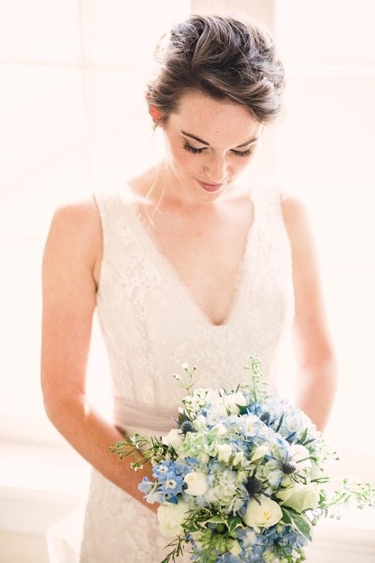 Blue_and_White_Wedding_Inspiration-bridal_bouquet