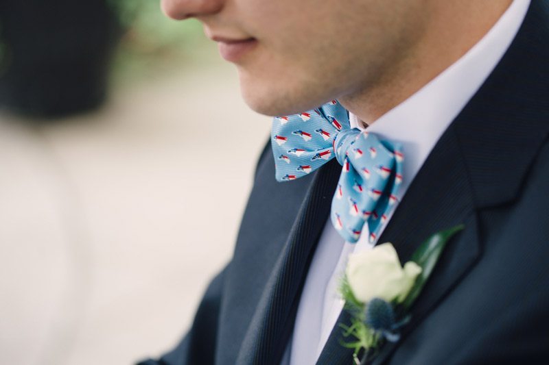 Blue_and_White_Wedding_Inspiration-close_up_of_bowtie