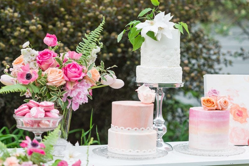 Brunch_with_the_Bride-cakes_and_flowers