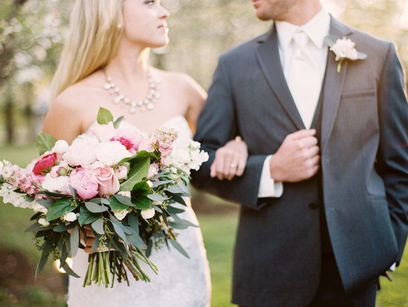Daydreaming_of_a_southern_wedding_in_Spring-hand_in_hand
