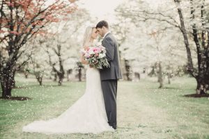 Daydreaming_of_a_southern_wedding_in_Spring-in_the_trees