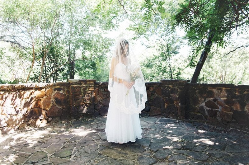 Garden_Bridal_Portraits-veil_over_face