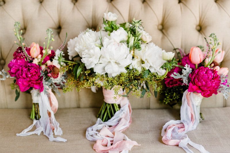 Mixed_Metal_Wedding_Inspiration-flowers