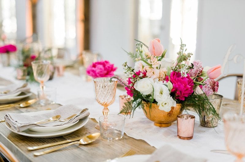 Mixed_Metal_Wedding_Inspiration-gold_flower_vase