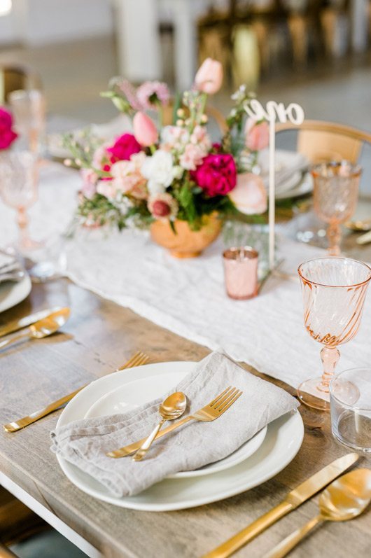 Mixed_Metal_Wedding_Inspiration-gold_silverware