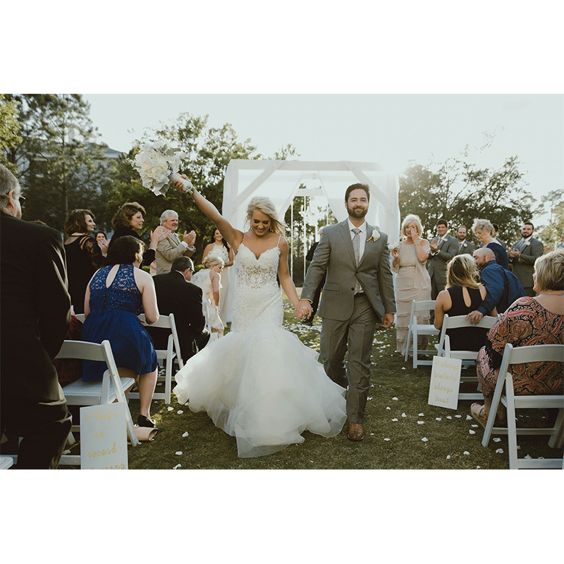 https://www.southernbride.com/wp-content/uploads/2017/07/lynn_and_davis-the_big_day_1.gif