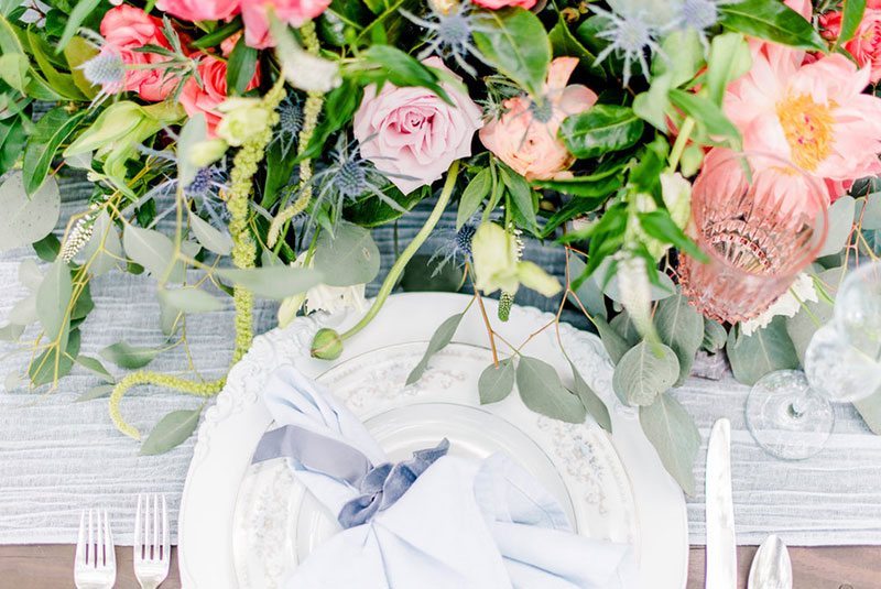 Dusty_Blue_Wedding-plates_with_flowers