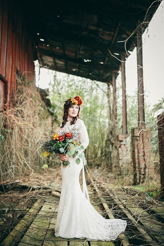 Industrial_Warehouse_Shoot-bride_on_railroad_track