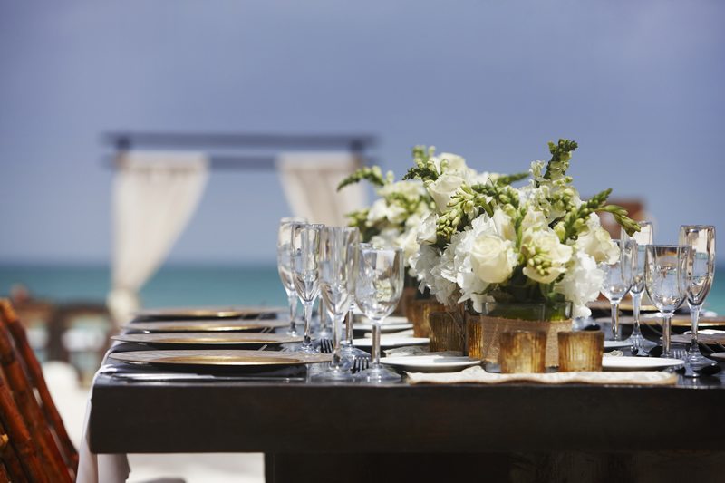 Marriott_Stellaris_Aruba-Wedding_Table_Arrangement