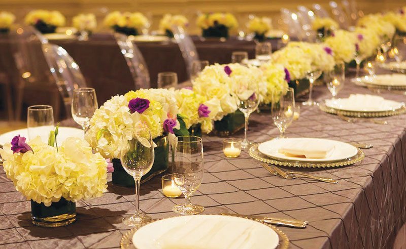 NOLA_Ritz-set_table_with_flowers