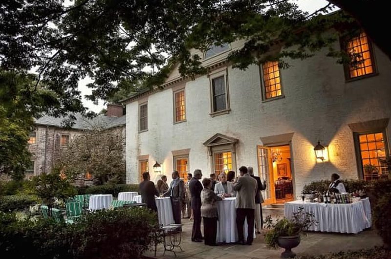 Williamsburgh-Courtyard_Wedding