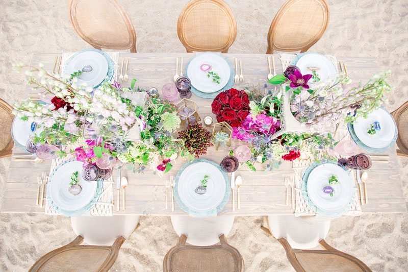 Chic_Coastal_Wedding-overhead_view_of_table