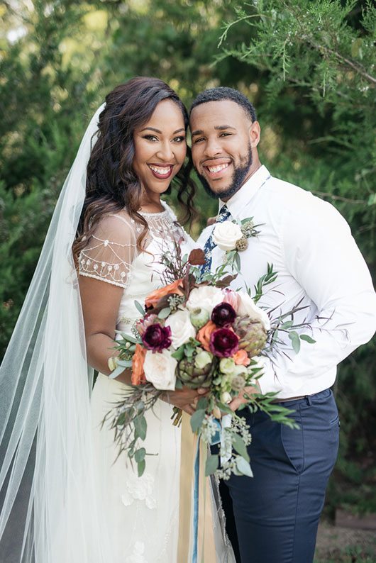 Big Fake Wedding Bride And Groom With Flowers