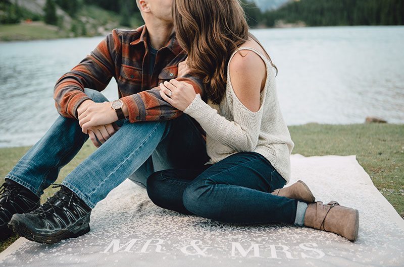 Giveaway Couple On A Blanket